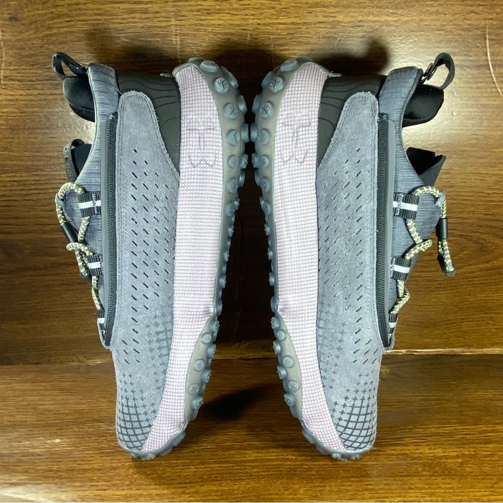 Under Armour - Picture 12 of 16